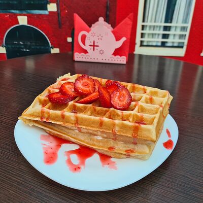 Бельгийские с фруктами и топпингом в Lekker по цене 210 ₽