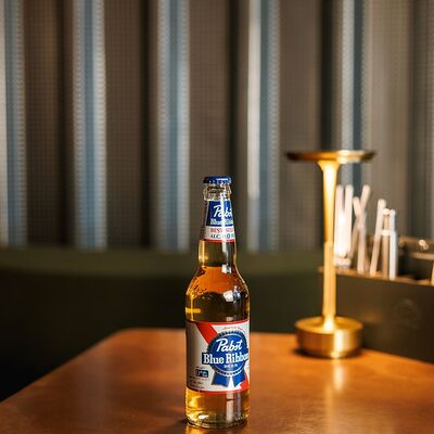 Пиво Pabst Blue Ribbon Best Select 0% в Meat Crew по цене 450 ₽