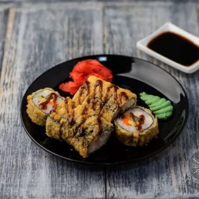 Горячие роллы с лососем в PANORAMA по цене 560 ₽