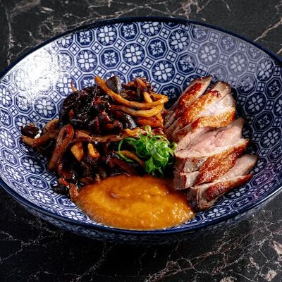 Утка с грибами и луковым соусом в Gills по цене 840 ₽