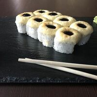 Запеченный ролл с курицей терияки в Берлога