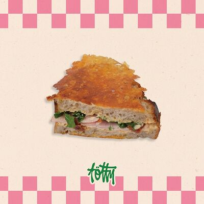 Сэндвич с индейкой половинкав Тотти по цене 380 ₽