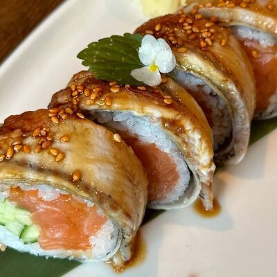 Ролл Унаги с лососем в More More по цене 1085