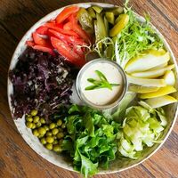 Салат с телячьим языком в Дюшес