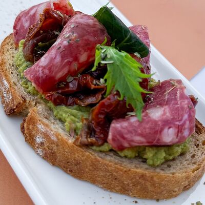 Брускетта с чоризо в Wow Tortik по цене 460 ₽