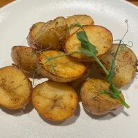 Жареный картофель бейби с розмарином в Casa Mia