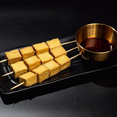 Шашлычки из тофу с соусом в Pi Am Перчик по цене 630 ₽