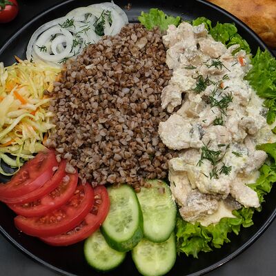 Куриное филе в сливочном соусе с гречкой в AL BARAKAT по цене 480 ₽