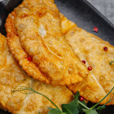 Мини-чебуреки с мясом в Ресторанчик старый город по цене 280