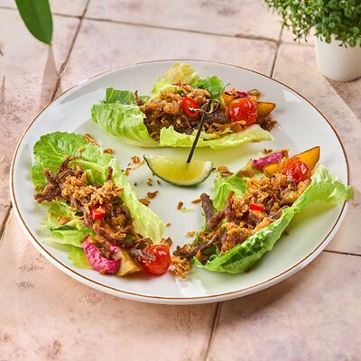 Тако-Салат с рваной телятиной в Римские пиццы по цене 580 ₽