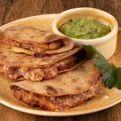 Горячие тако с пережаренной фасолью в El sol по цене 360 ₽