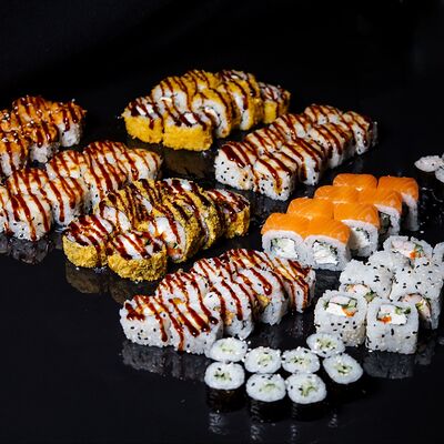 Сет Мегамикс в Sushi Box по цене 4200 ₽