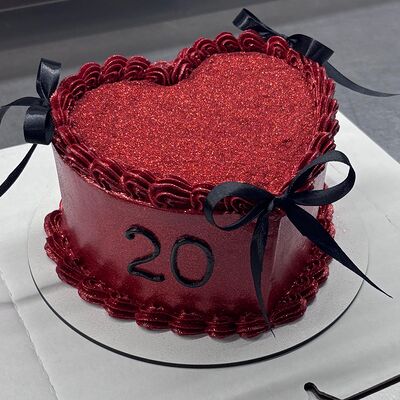 Бенто-торт в форме сердца большой Ламбет в Di Panna Confetteria по цене 3990 ₽