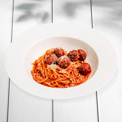 Спагетти с митболами в Перчини по цене 572 ₽