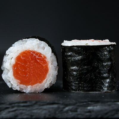 Классика-ролл с лососемв Loca Pizza по цене 440 ₽