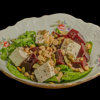 Салат с печеной свеклой и брынзой в Кухня по цене 430 ₽
