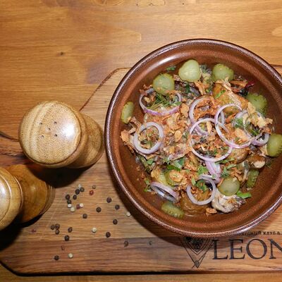 Салат по-деревенски в Леон по цене 570 ₽