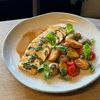Куриная грудка с беби-картофелем в Fllore cafe по цене 729