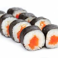 Ролл Сяке маки в Sushi Friends