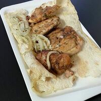 Шашлык из куриного бедра на гриле в Багс Банни от кафеМафия