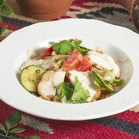 Салат с куриным рулетом в Мушмула