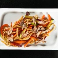 Лапша с курицей в FABRIKA