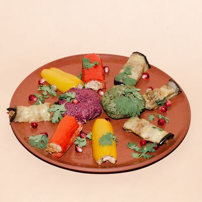 Ассорти грузинских закусок в Tbls по цене 590 ₽