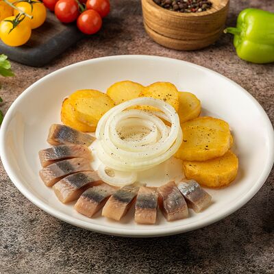 Картошечка с селедкой в Шаурма и Гриль по цене 370 ₽