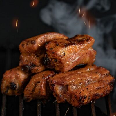 Шашлык из свиных ребрышек в Много Мяса по цене 599 ₽