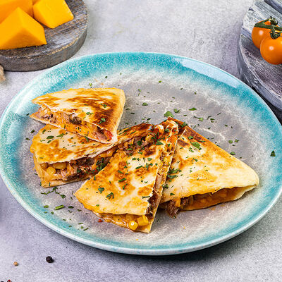 Кесадилья с курицей в Чайка по цене 580 ₽