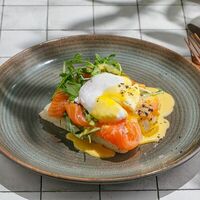 Яйцо Бенедикт с лососем в ЛарисуВаннуХочу