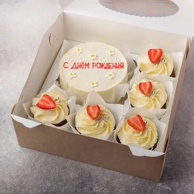 Бенто-торт и капкейки С Днем Рождения в Сладкое бюро по цене 2800 ₽