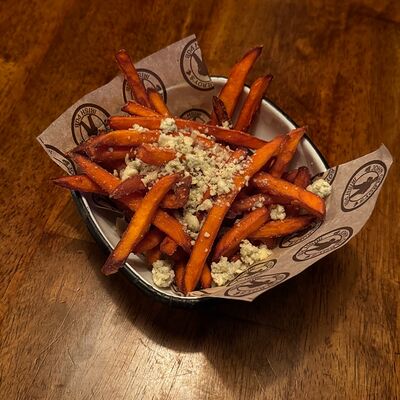 Батат фри в John Gilroys по цене 650 ₽