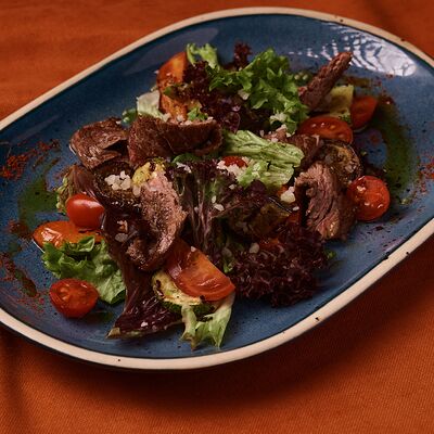 Стейк-салатв Липа гастробар по цене 750 ₽