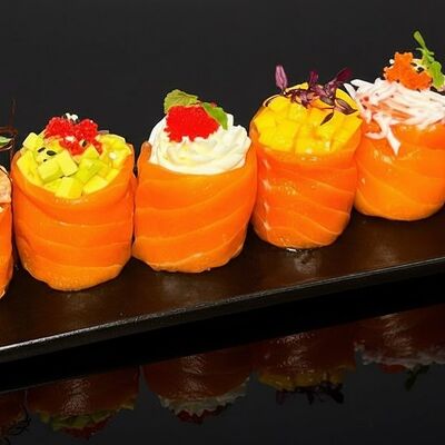 Сет гункан в лососе в Бейкер суши по цене 1949 ₽