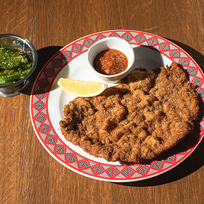 Шницель из телятины, битые огурцы в Touché по цене 1750 ₽