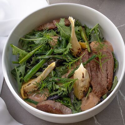 Тёплый с говядиной, спаржей и трюфельный заправкойв Байкал по цене 1350 ₽