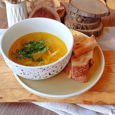 Куриный суп с пшеничной лапшой в Про Булки кафе-пекарня по цене 210 ₽