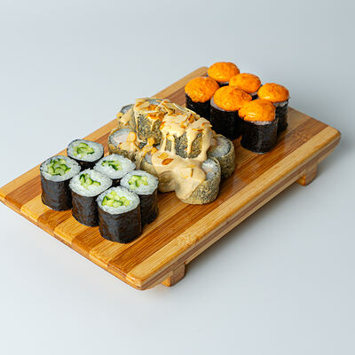 Сет маки сет в Суши Ё Пицца по цене 650 ₽