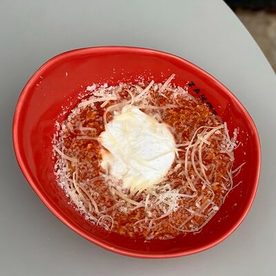 Томатная овсянка в Zanoza Kруассантерия по цене 550 ₽