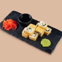 Горячий ролл с курицей в Balcon Day & Night