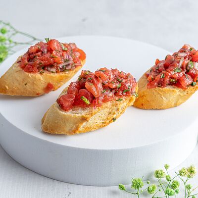 Брускетта Прованс в KanapeFest по цене 1590 ₽