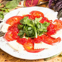 Капрезе по-грузински в Мушмула