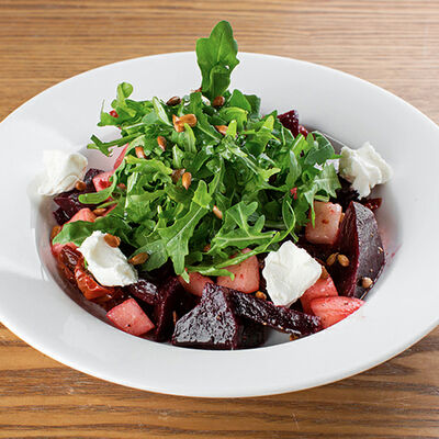 Салат из свеклы с вялеными помидорами в Кафе Kulinari по цене 460 ₽