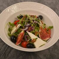 Микс салат с инжиром в Чапай