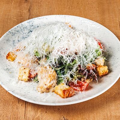 Цезарь с курицей в Nel tempo по цене 550 ₽