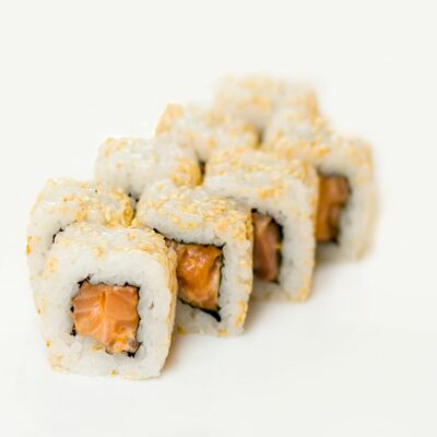 Ролл Острый лосось в Цунами по цене 374 ₽