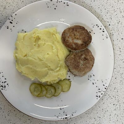 Польпетти из щуки с мятым картофелем и соусом Азия в Кофеин по цене 370