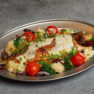 Радужная форель, томаты и оливки каламата в 321 Club by Novikov по цене 1180