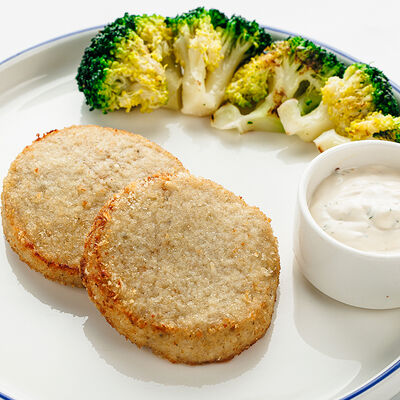 Котлеты из дикого весьегонского судака с брокколи и соусом тартар в Причал по цене 790 ₽